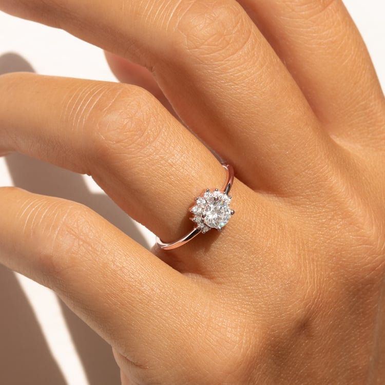 Half halo prsteň s lab-grown diamantmi Caio 140583