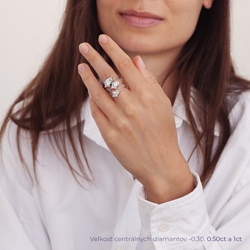 Atypický cluster zásnubný prsteň s lab-grown diamantmi Loreine