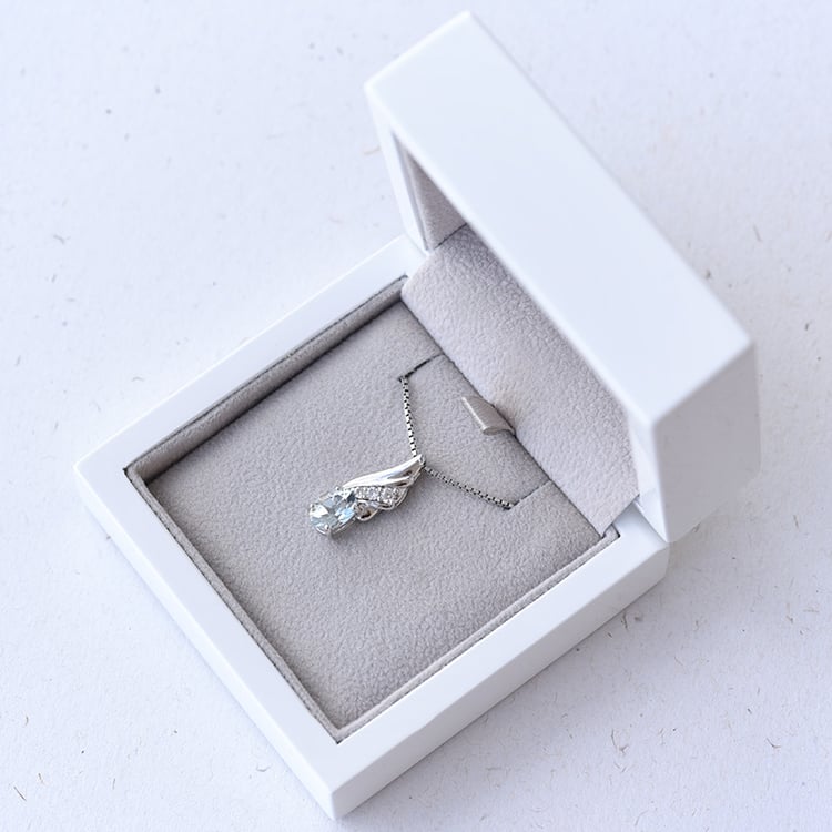 Náhrdelník zo striebra 69510