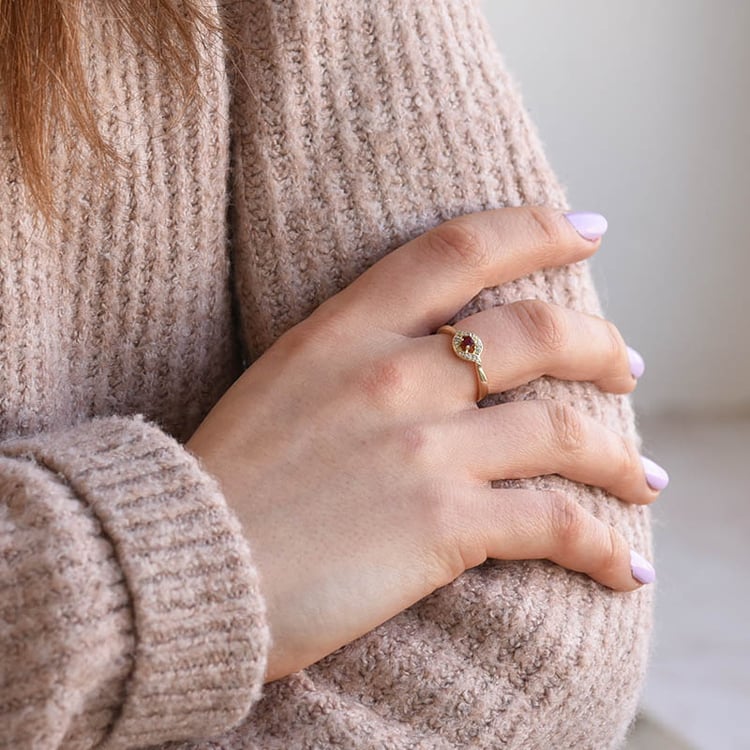 Zásnubný rubínový prsteň s diamantmi 78193