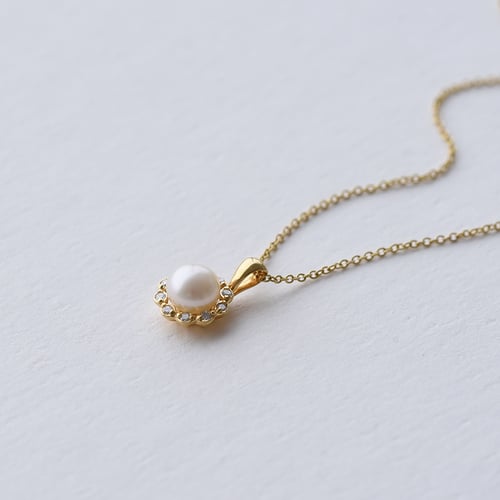 Zlatý halo prívesok s perlou a diamantmi Josephine