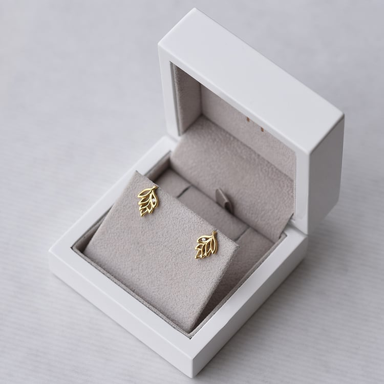 Zirkóny v pozlátených náušniciach 72709