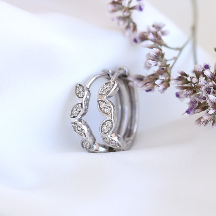 Kruhové náušnice zo zlata s diamantmi 80718