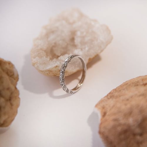 Prepletaný eternity prsteň s lab-grown diamantmi Chace