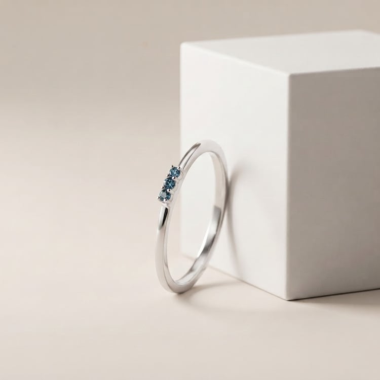 Prsteň zo striebra s modrými diamantmi Miriam 170393