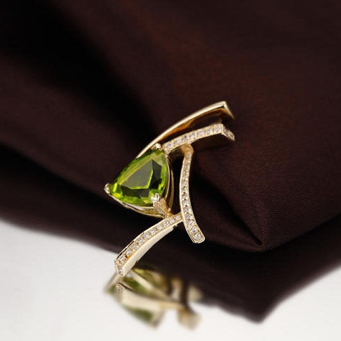 Moderní zlatý prívesok 3700