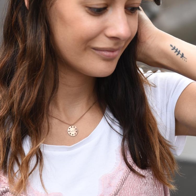 Prívesok z kolekcie #ZaNormalniHolky s gravírom I shine 46578