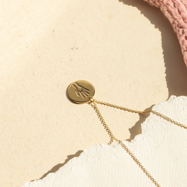 Strieborný prívesok s gravírom rúk Goff 138183