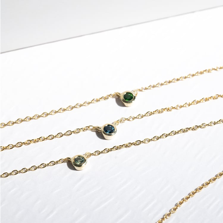 Minimalistický náhrdelník s londýnským topásom s morganitom Vieny 124240