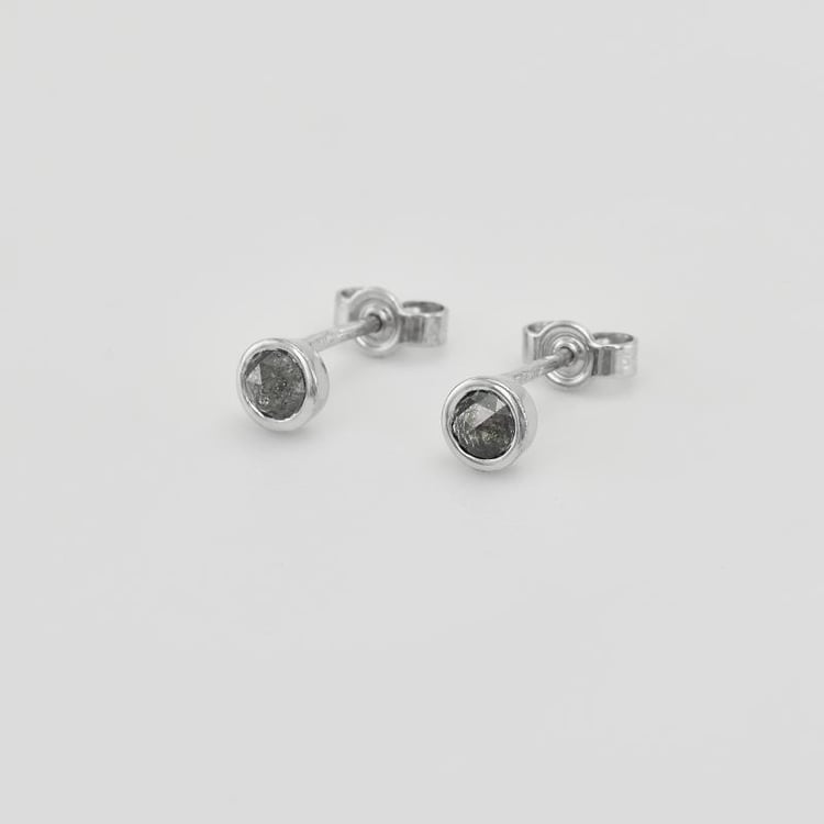 Zlaté náušnice so salt'n'pepper diamantmi 39862