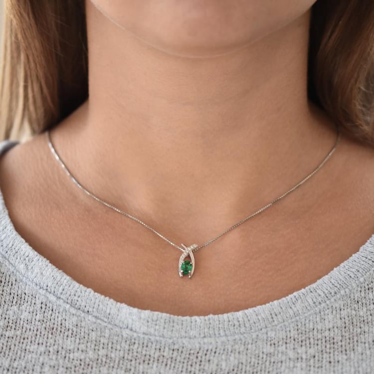 Strieborný smaragdový prívesok 17699