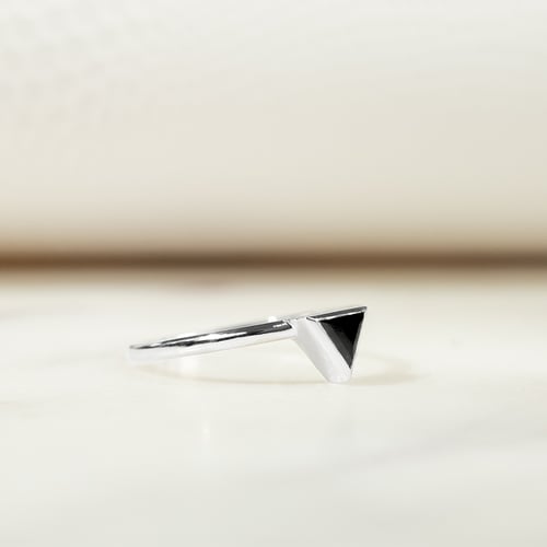 Zlatý prsteň s čiernym trojuholníkovým diamantom Eloisa