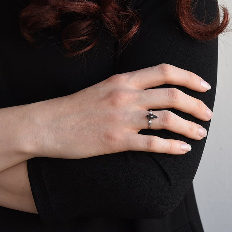 Zlatý prsteň so salt and pepper diamantom 79902