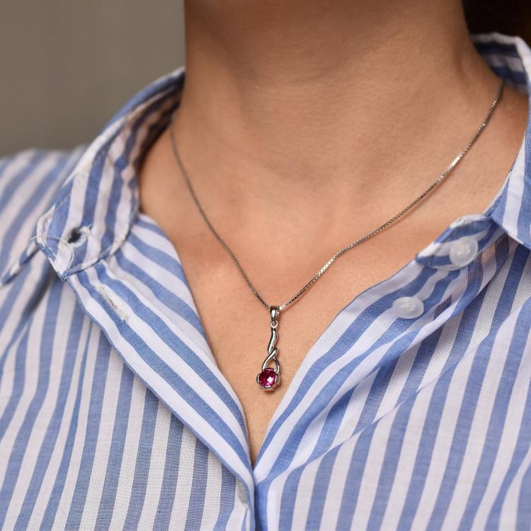 Náhrdelník s rubínom 22466