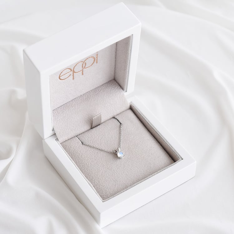 Náhrdelník s mesačným kameňom zo zlata 93803