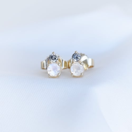 Náušnice s mesačnými kameňmi a salt and pepper diamantmi Kolton