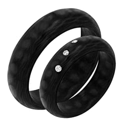 Pologuľaté snubné prstene z karbónu s diamantmi Nilo