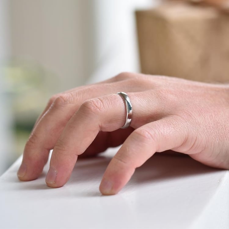 Pánsky pologuľatý snubný prsteň zo zlata Herlie 128322