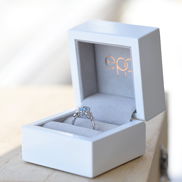 Zlatý akvamarínový prsteň 61402