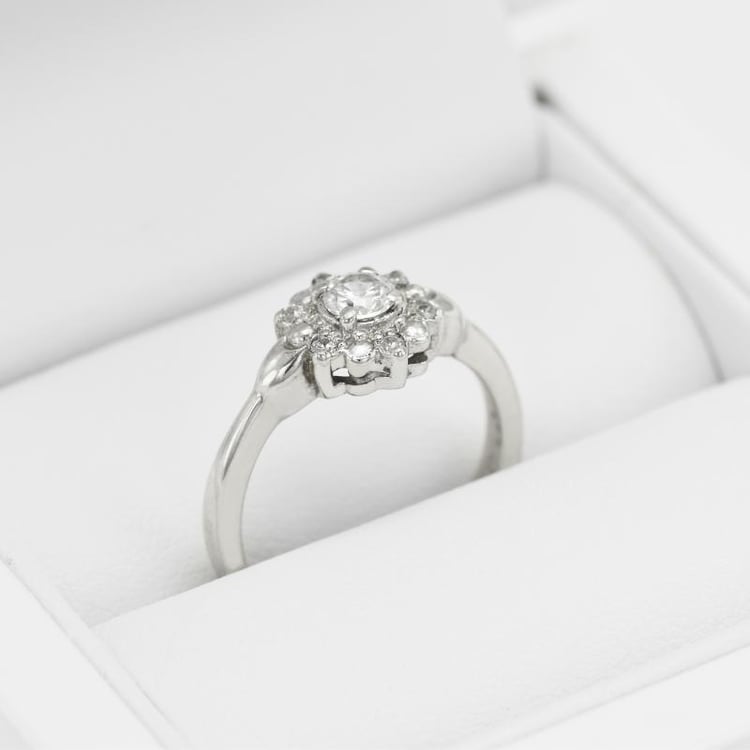 Prsteň s diamantmi 12810