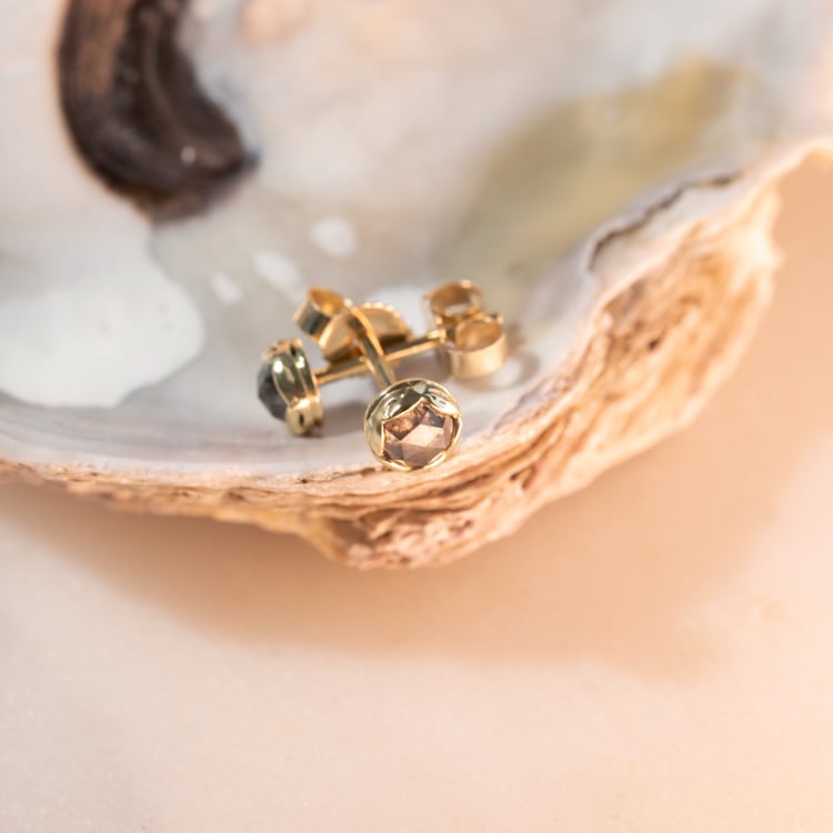 Minimalistické náušnice so salt and pepper diamantmi Reeve 103540