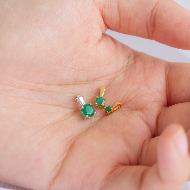 Prívesok so smaragdom s výberom veľkosti Odessa 123592