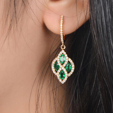 Smaragdy a diamanty v náušniciach 7638