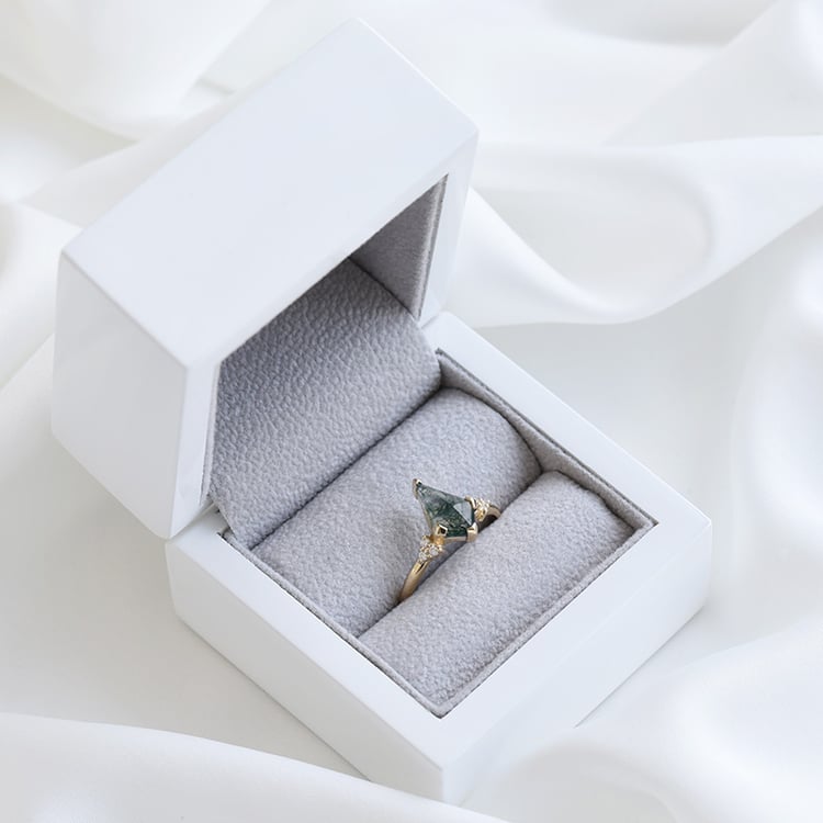 Zásnubný zlatý prsteň s achátom 89240