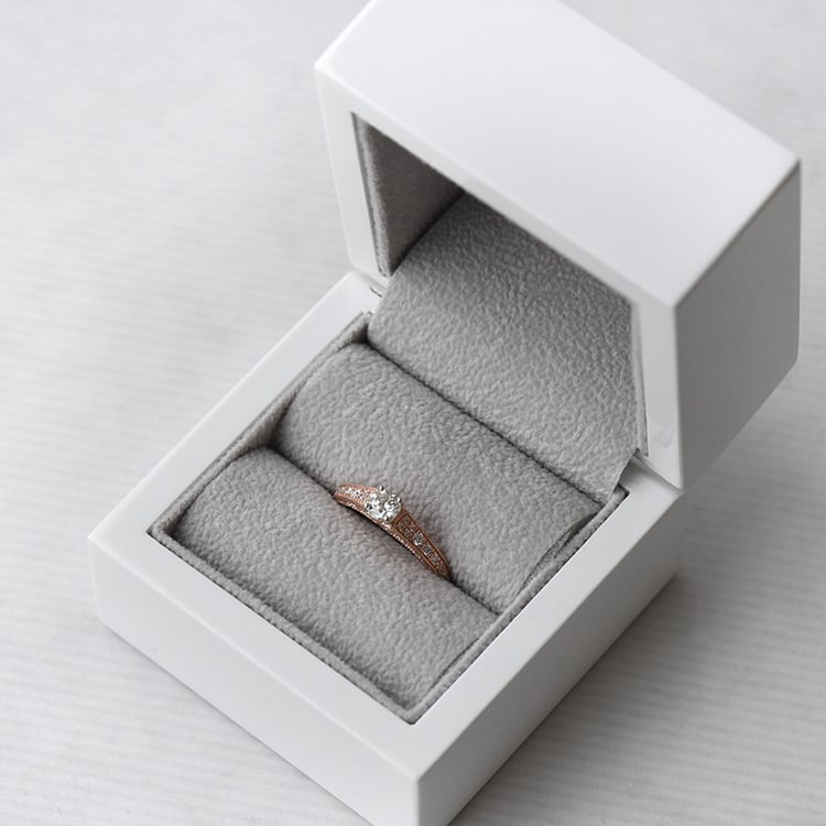 Romantický zásnubný prsteň 73681