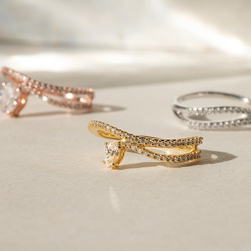 Atypický zásnubný prsteň s lab-grown diamantmi Finie