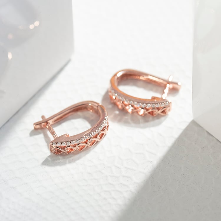 Srdcové kruhové náušnice s diamantmi Luba 110790