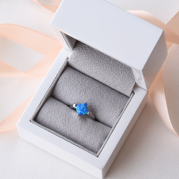 Strieborný prsteň s opálom 78517