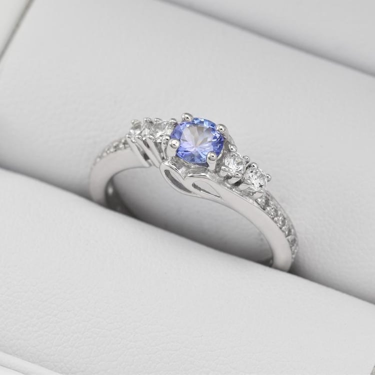 Prsteň zo striebra 25601