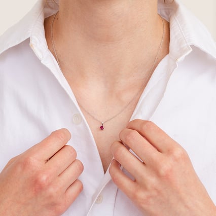 Prívesok s rubínom s výberom veľkosti Odessa