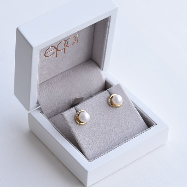 Zlaté náušnice s perlami a diamantmi 90331