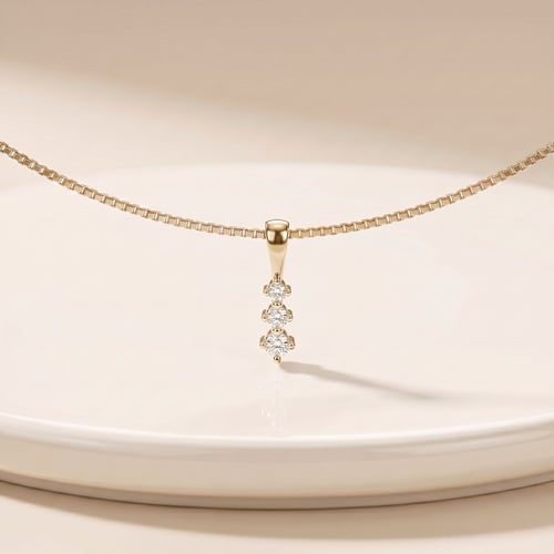 Minimalistický diamantový prívesok Hidde