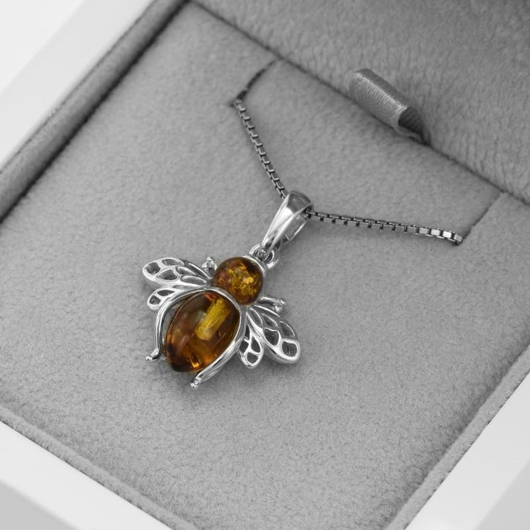 Jantárová včela v prívesku 52125