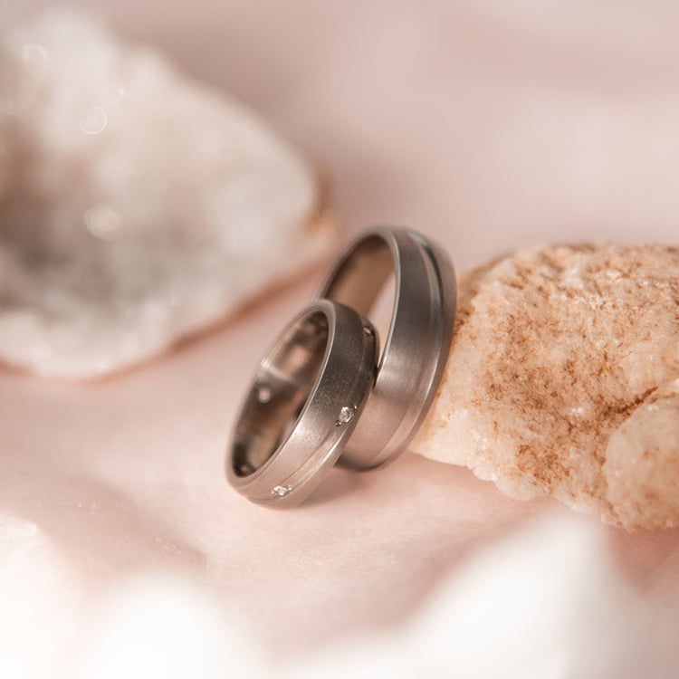 Titanové snubné prstene s diamantmi Otto 107528