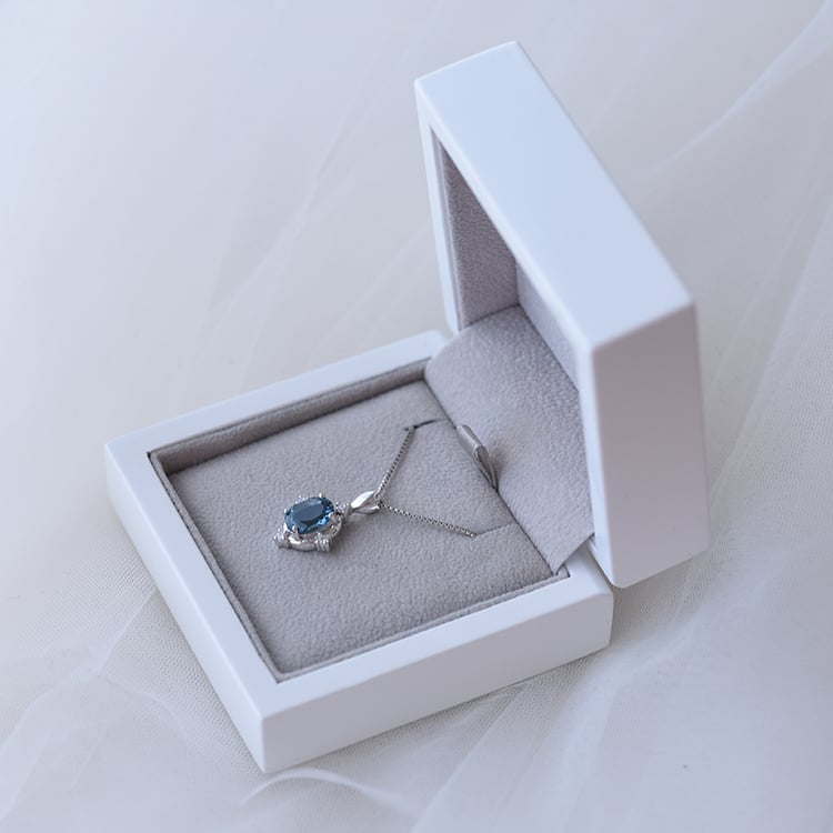 Strieborný prívesok 63826