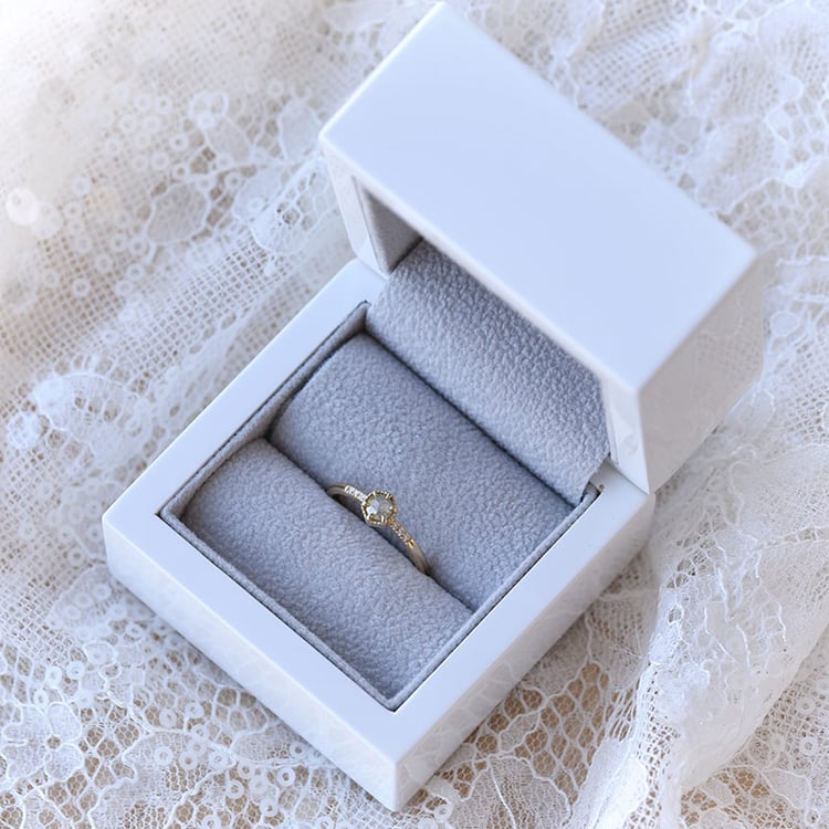 Zlatý prsteň s diamantom 67455