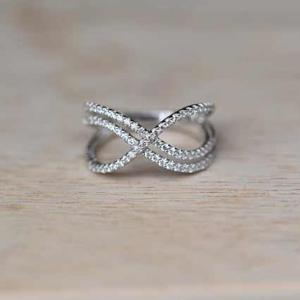 Dvojitý diamantový prsteň Kanye