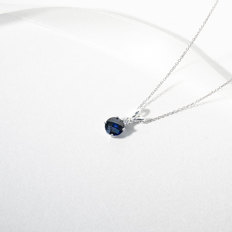 Zafírový prívesok zo zlata s diamantom Endora 127755