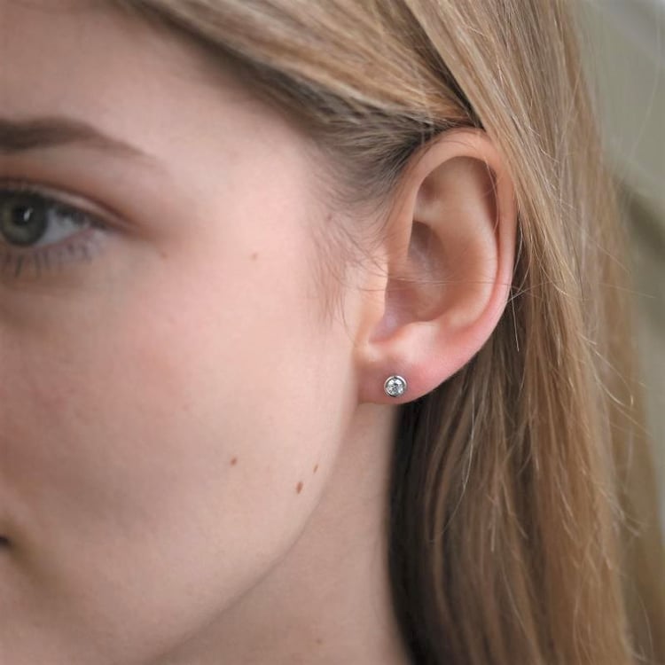  Bezel diamantové náušnice zo zlata Meix 104516