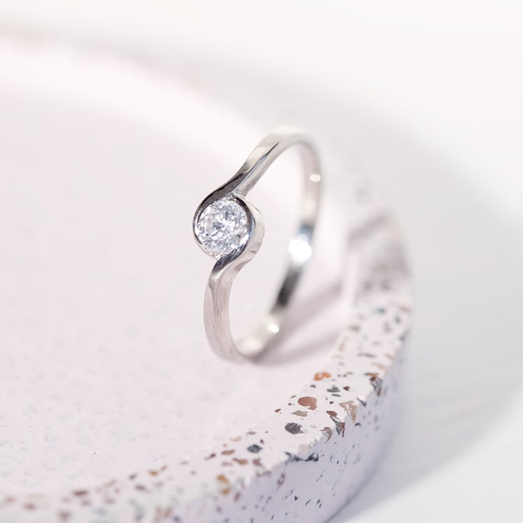 Zásnubný prsteň s diamantom Zeryka 125555