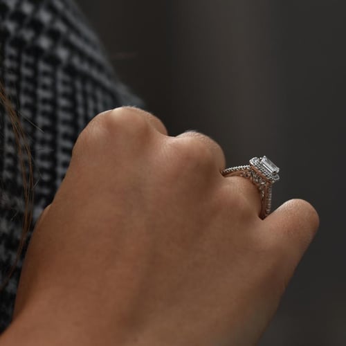 Zásnubný prsteň s emerald diamantom Kara
