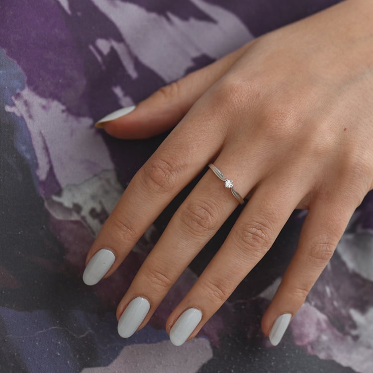 Zlatý prsteň s diamantom 61204