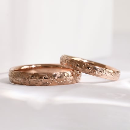 Svadobné obrúčky s ručnou rytinou mrakov Bowen