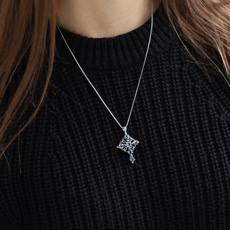 Náhrdelník kríž 6825