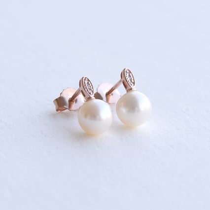 Perlové náušnice s diamantmi zo striebra Namala