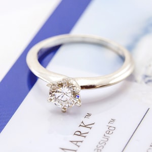 8 tajomstiev, ktoré pred vami predajcovia diamantov a klenotníci ukrývajú